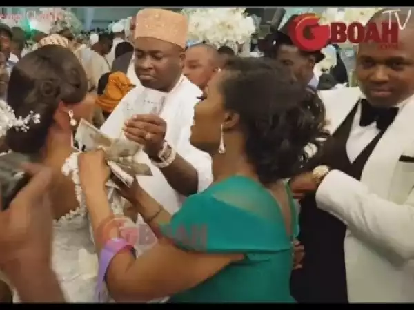Video: Wow! Oba Saheed Elegushi Dance With His Brother & Wife As He Shower Money On Them